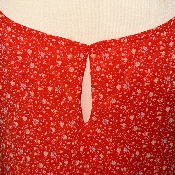 Tiered ruffled sleeveless top in orange/red with small flowers, S/M - Picture 4 of 4